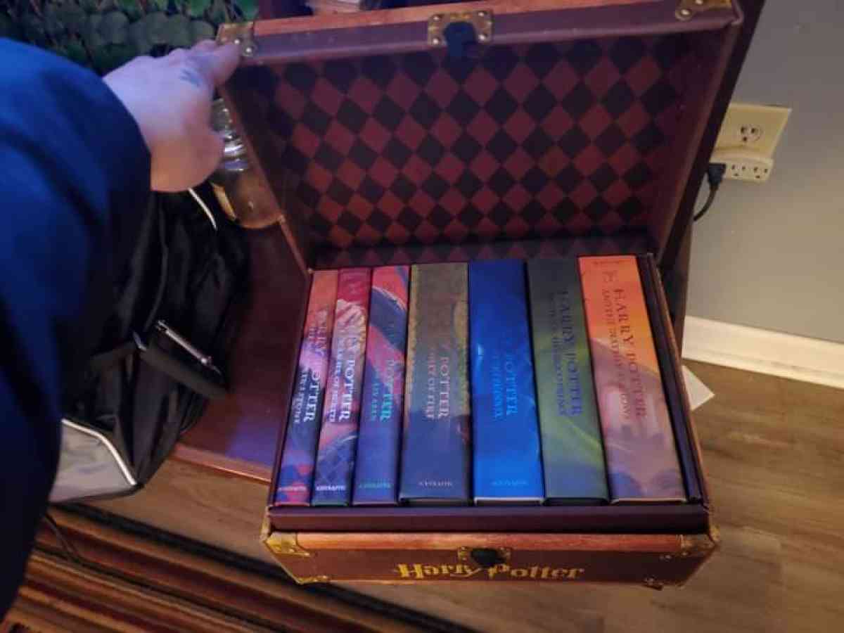 Harry Potter Book Chest