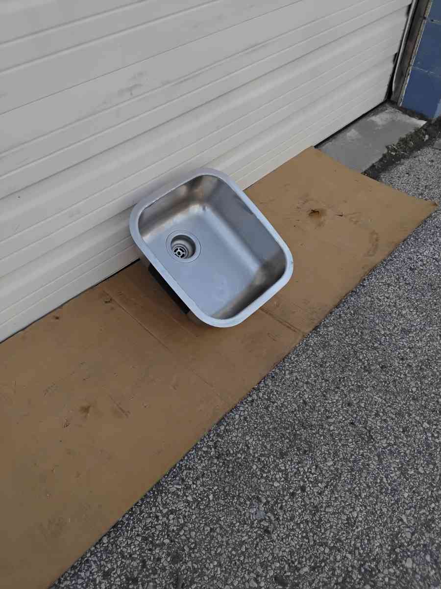 Nice Stainless Steel  Bar or Island Sink 17 X 15 Like New