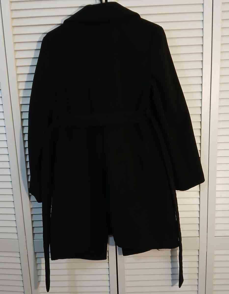 H and M MaternityBlackCoat for women size S