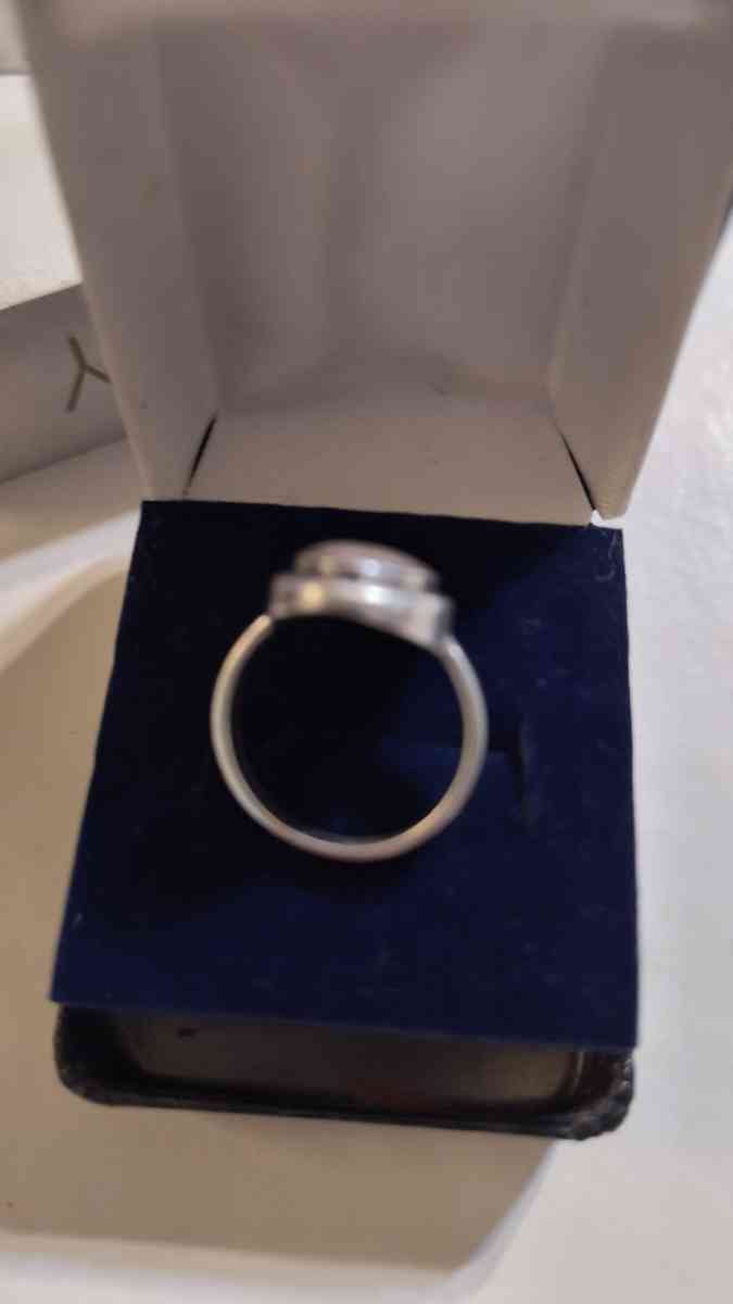 Vintage Avon Mother of Pearl Ring