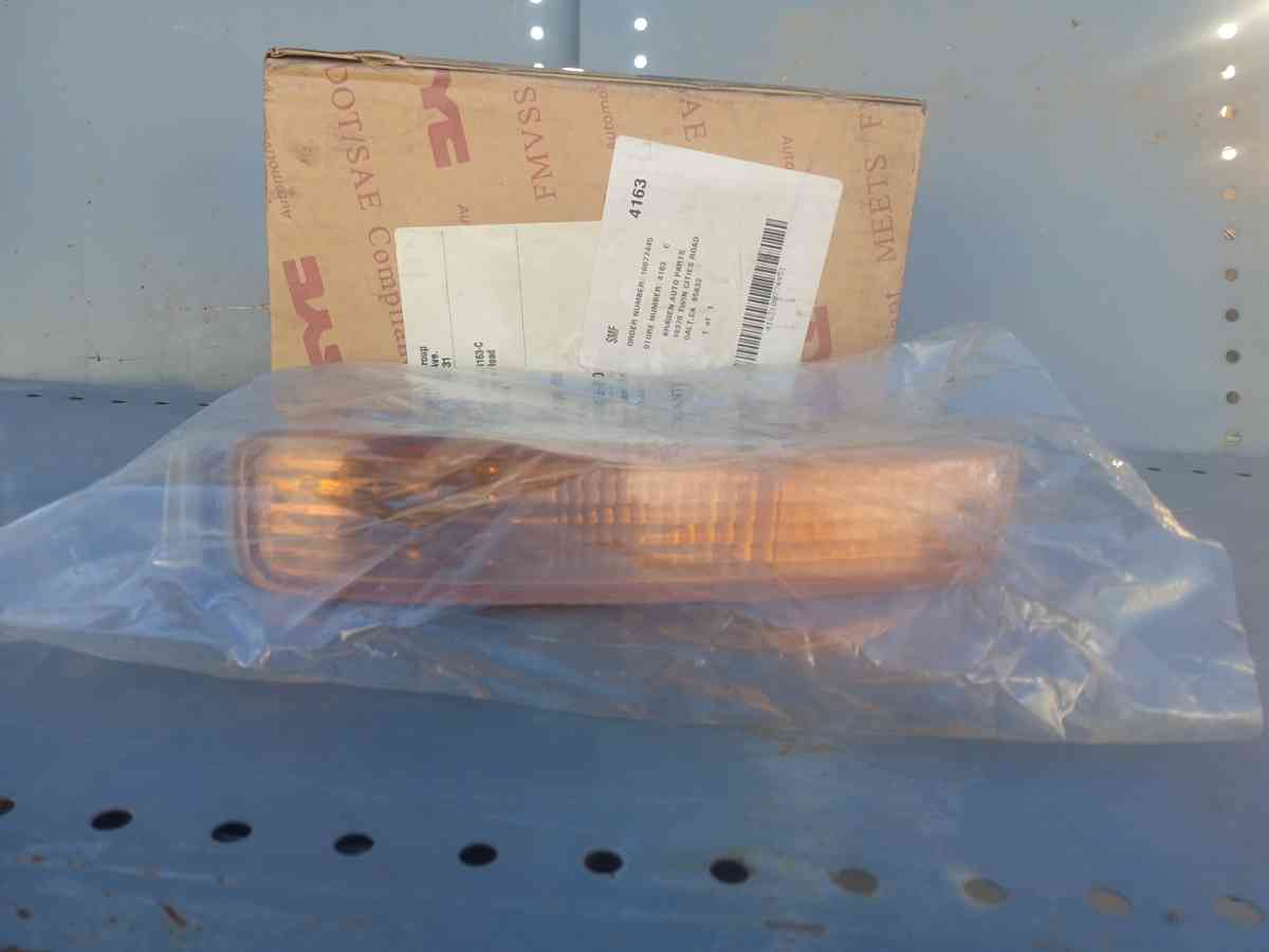 Aftermarket Driverside Front Signal Lamp Assembly