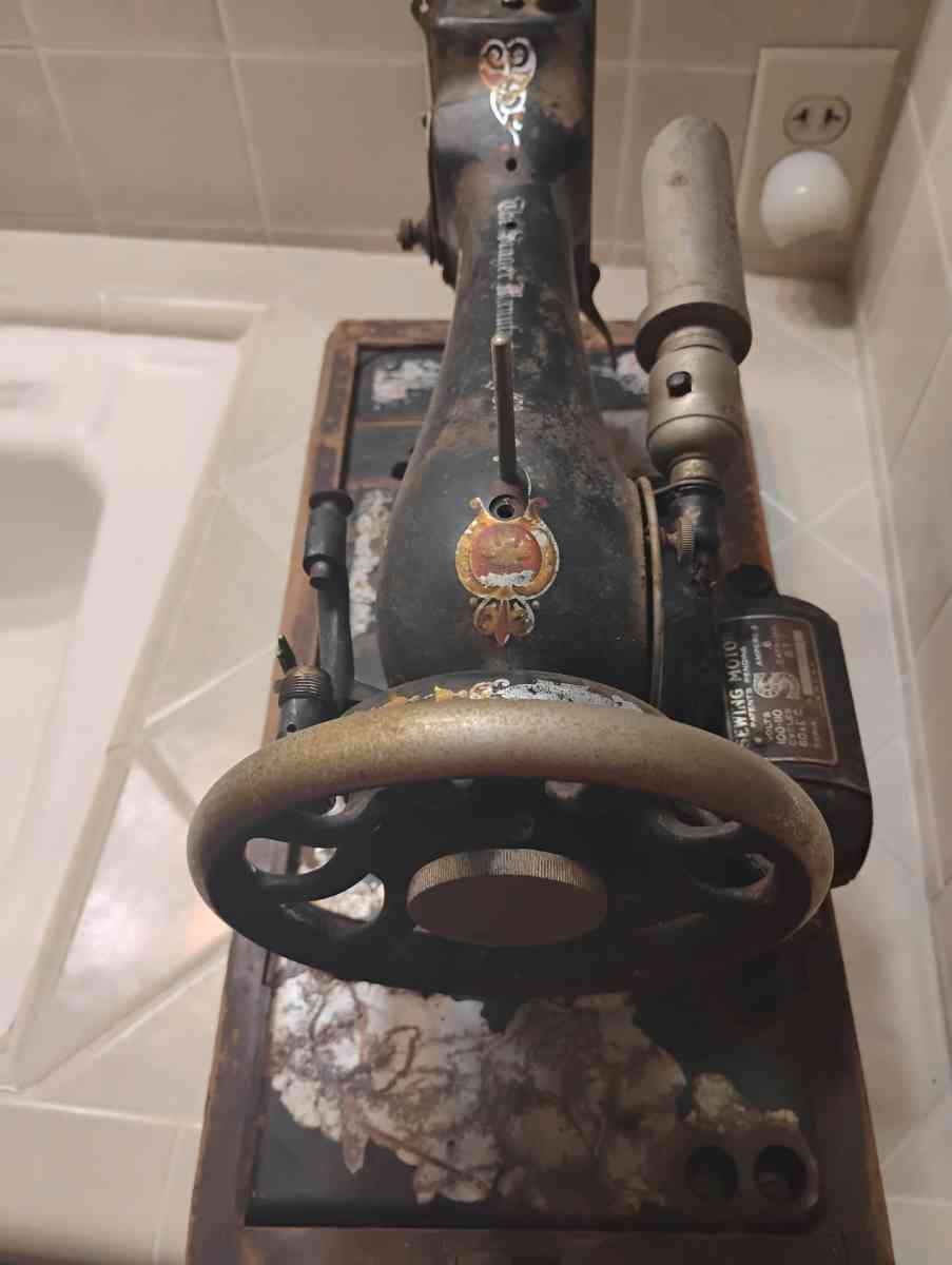 SINGER Sewing machine from 1920s