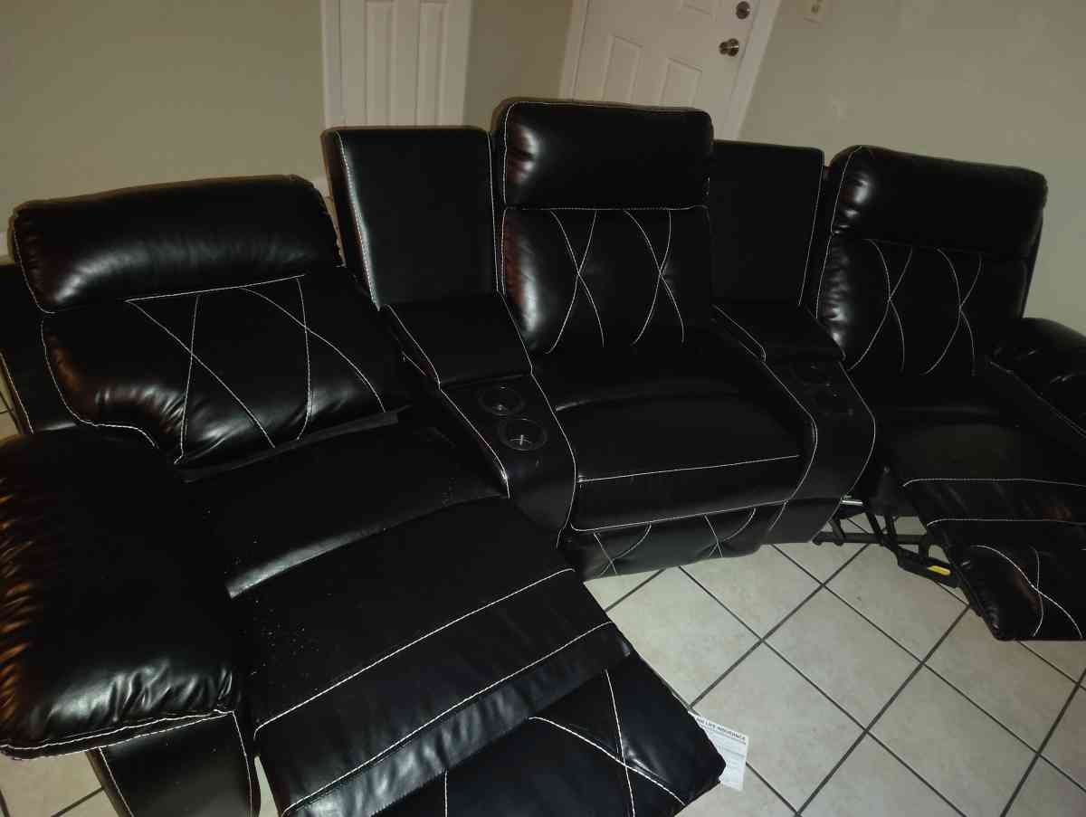 Tri leather recliner sofa brand new condition