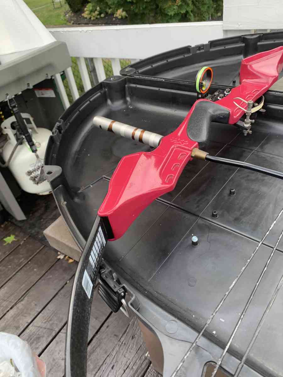 spirit compound bow with case really good condition