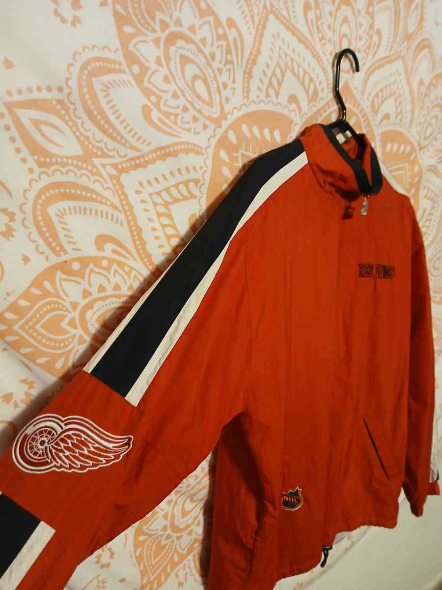 90s Vintage Red Wings Mens Large Starter Windbreaker Jacket