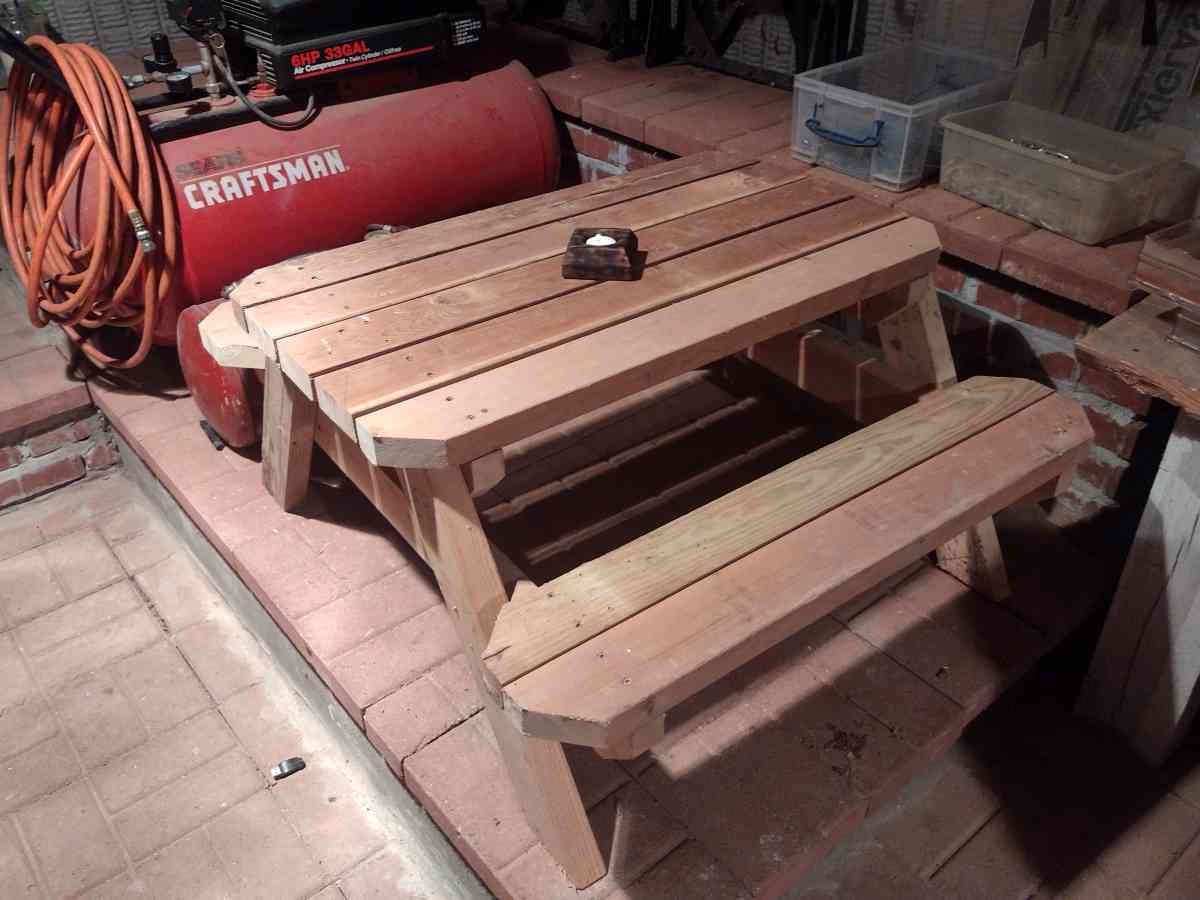 kids mini picnic tables