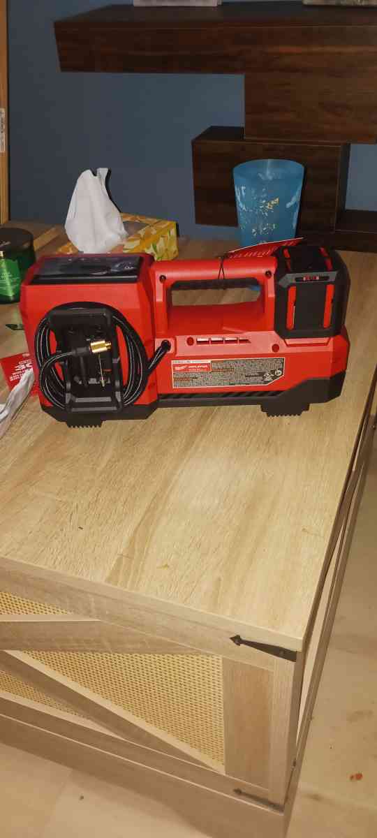 Milwaukee air compressor brand new never used Straight Out o