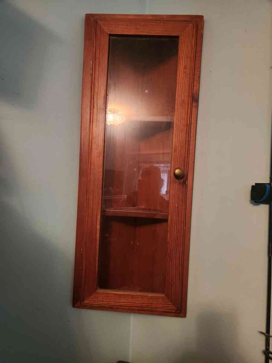 glassdoor corner shelves