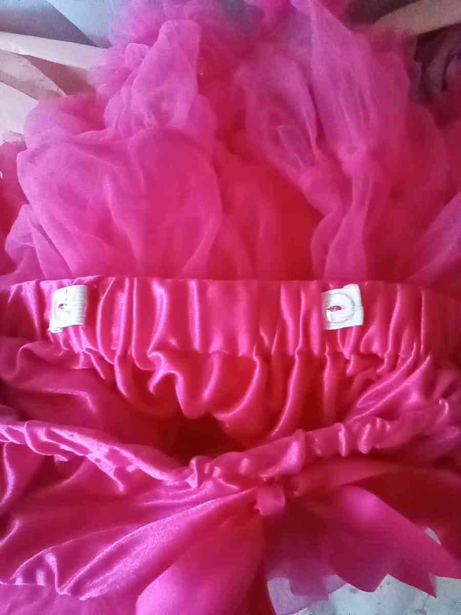 4 to 5yrs Hot Pink TuTu Pettiskirt EUC Button Cinchers