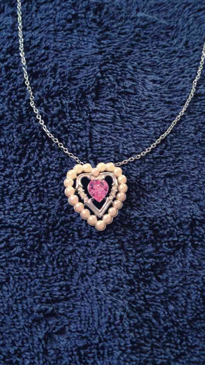 Vintage Avon Pink Heart Necklace