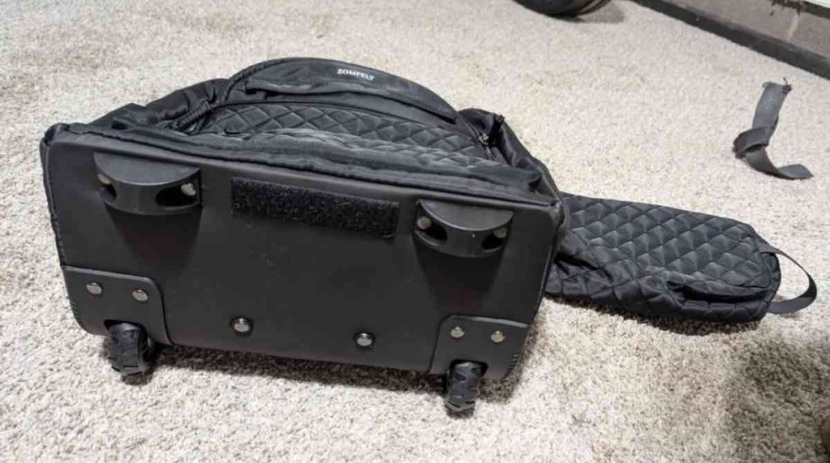 Zomfelt Rolling Travel backpack w toiletry bag