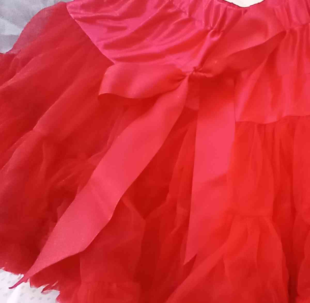 4 to 5yrs Red TuTu Pettiskirt NWT Button Cinchers