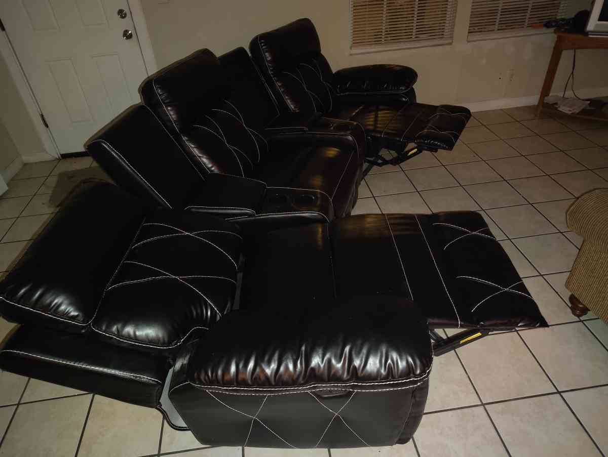 Tri leather recliner sofa brand new condition
