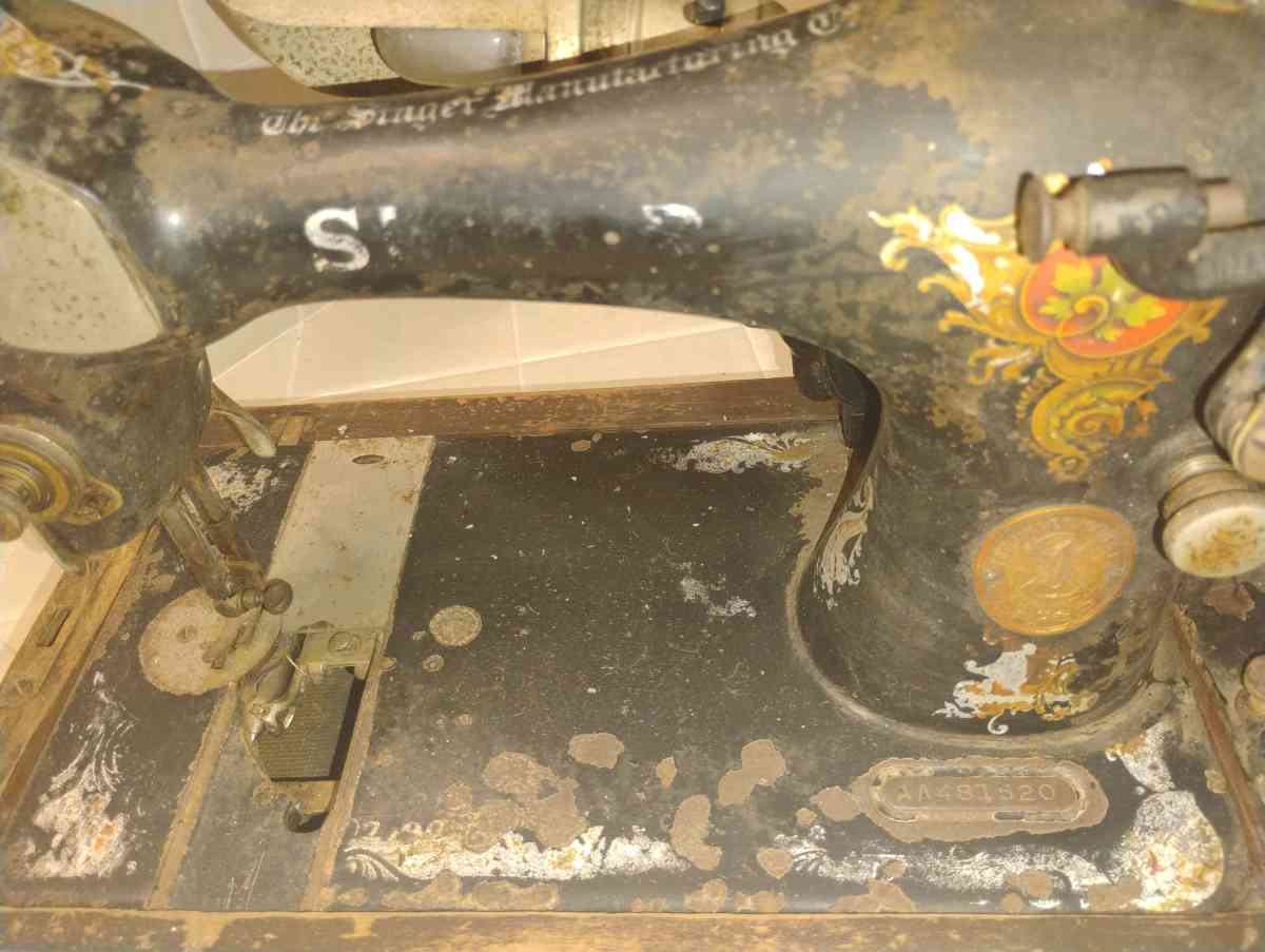 SINGER Sewing machine from 1920s