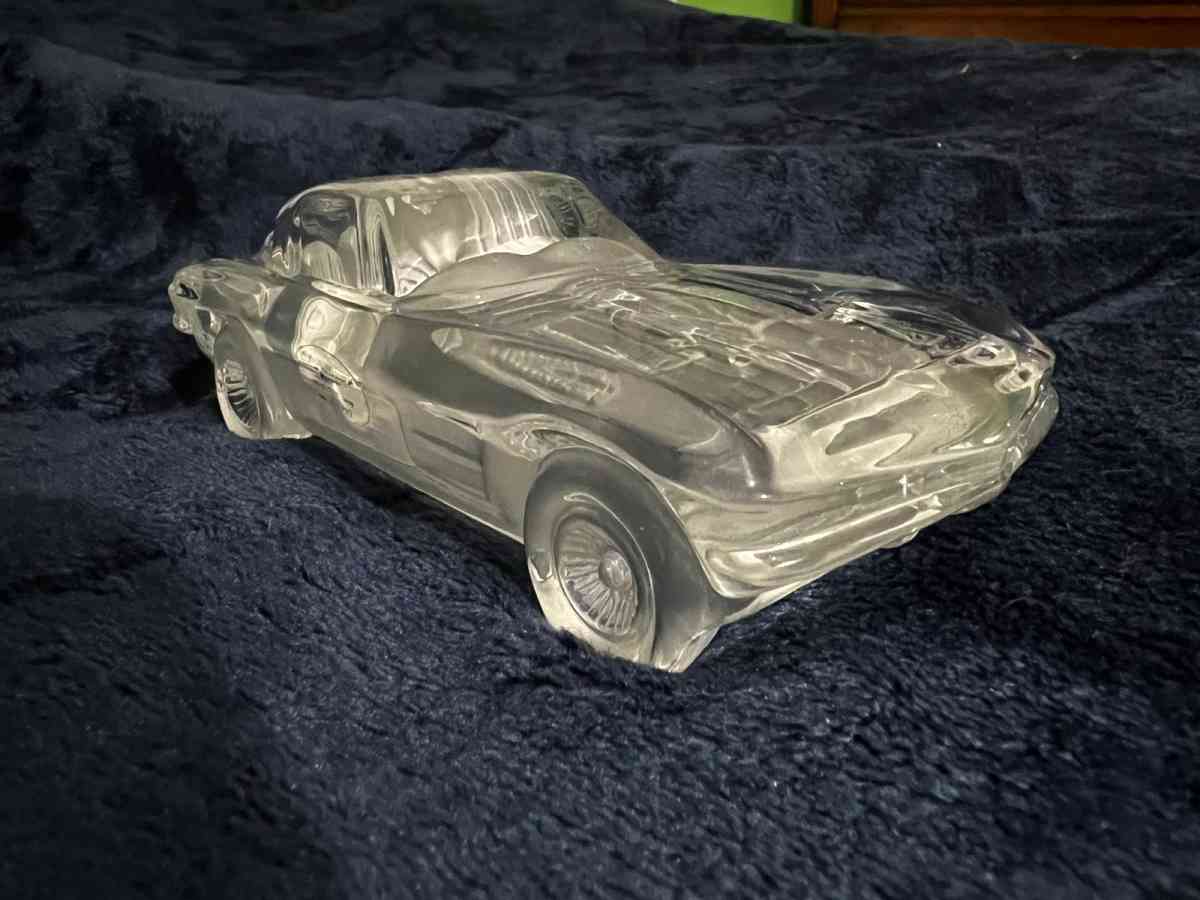Corvette of collectible crystal