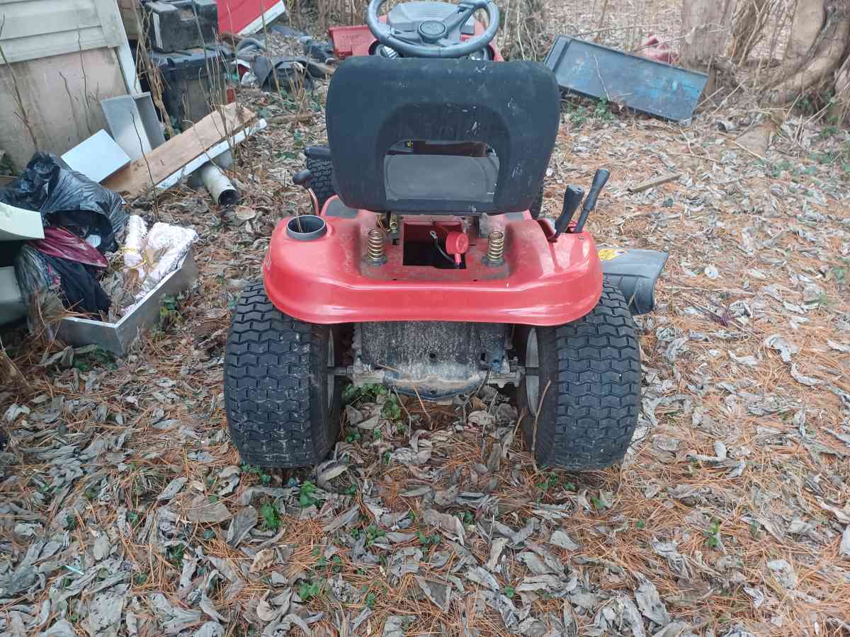 YardMachine Riding Lawnmower
