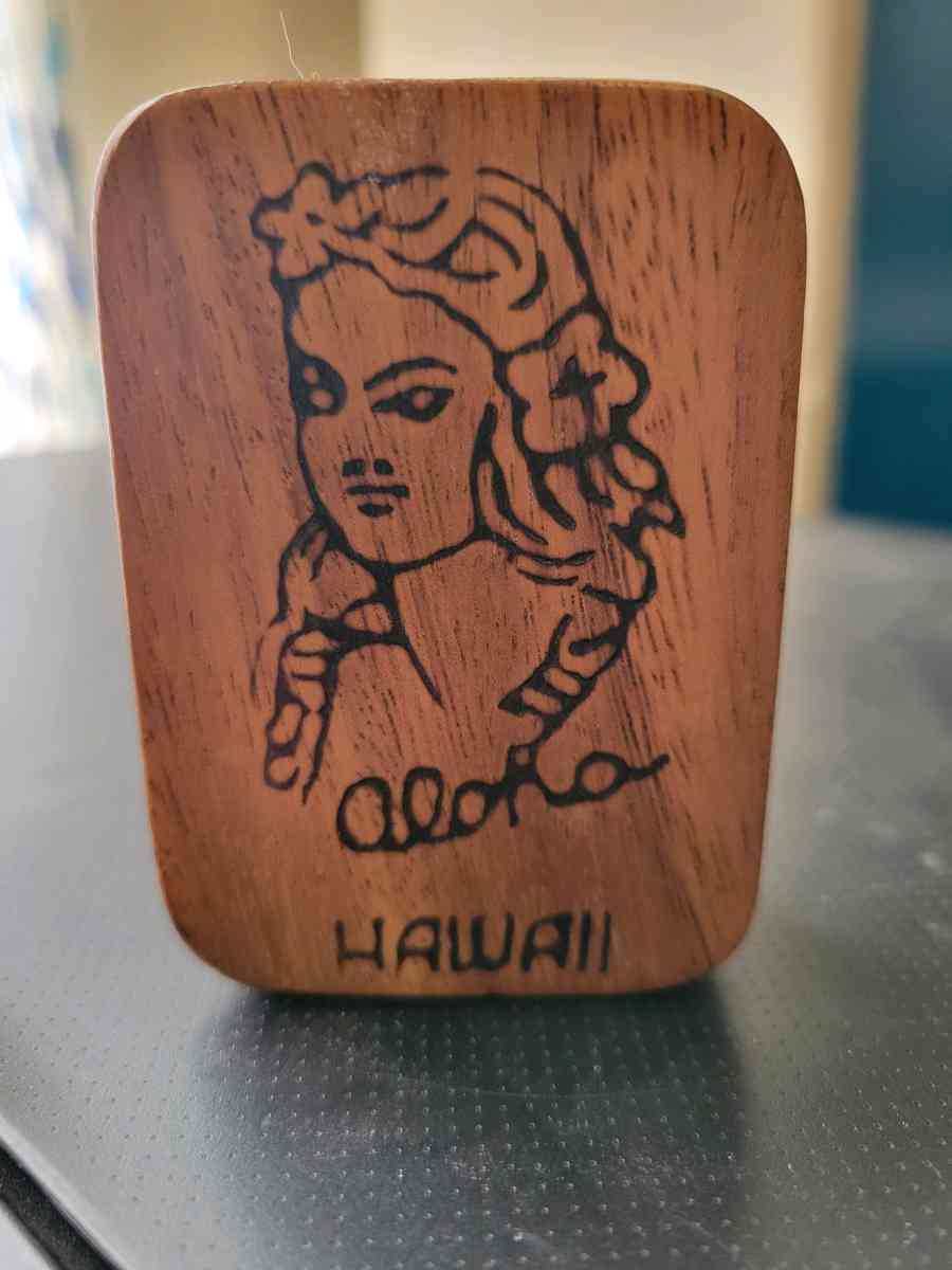 hand carved Hawaii souviner