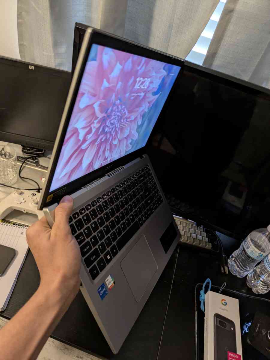 Laptop Acer aspire 3 and available for trading