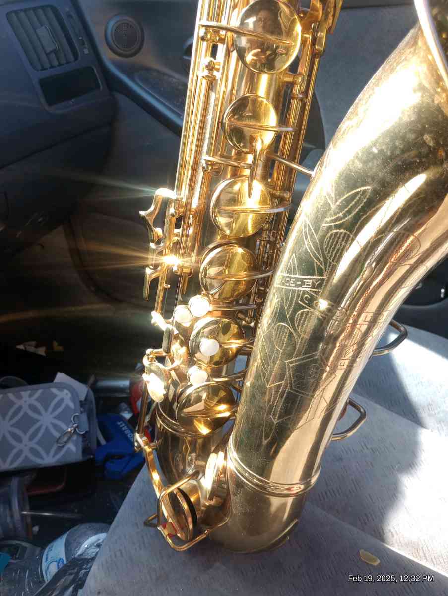 Vintage CG Conn 10M Naked lady saxophone