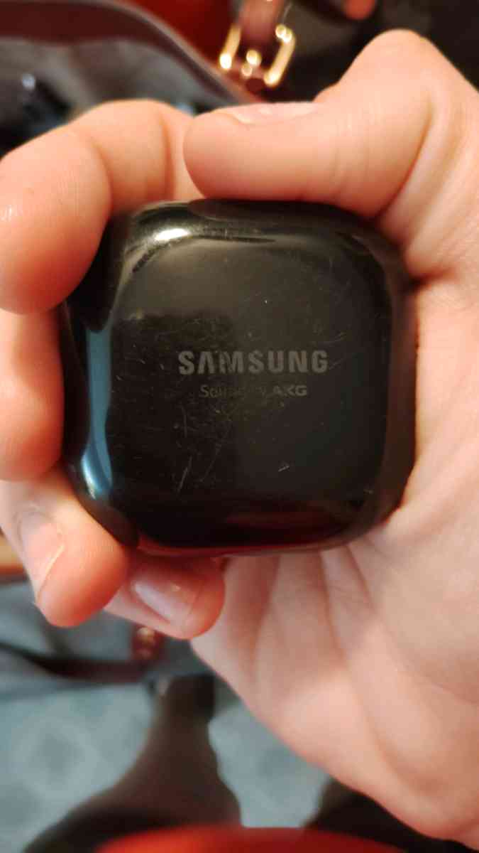 Samsung buds live noise canceling earbuds