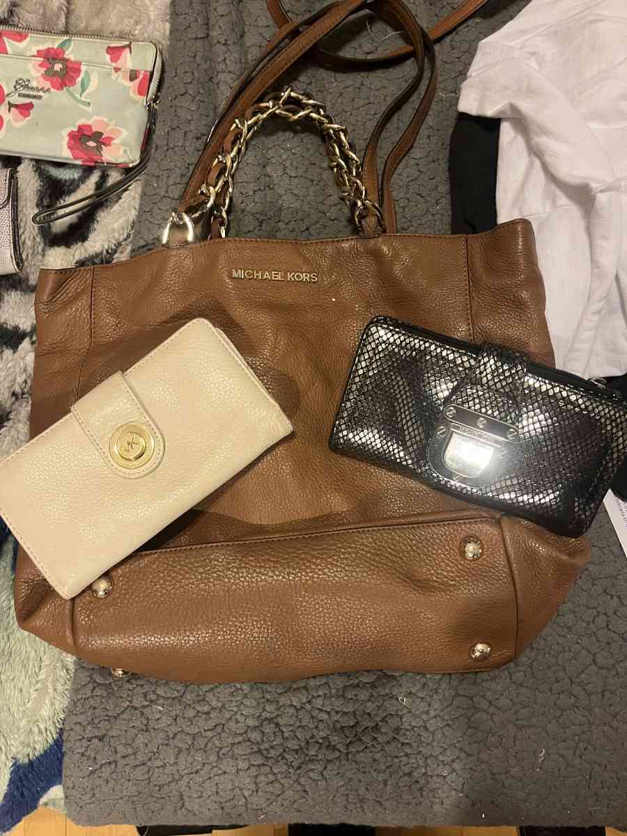 mk purses and wallets