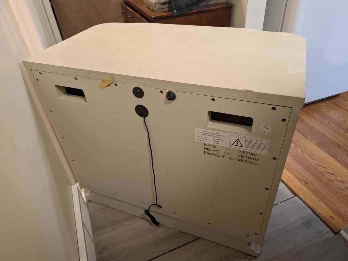 Hooker Furniture 3Drawer Nightstand