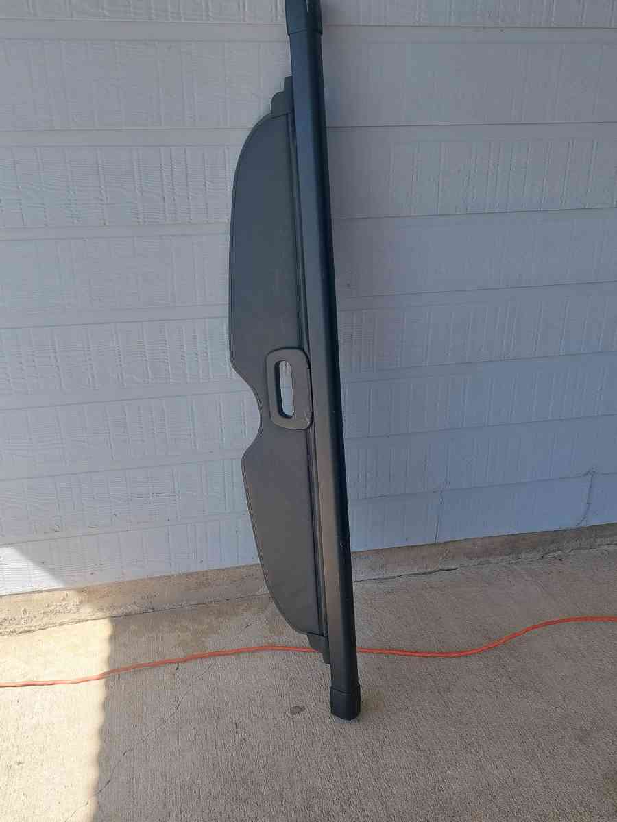 13 14 15 16 17 18 19 ESCAPE Retractable Cargo Cover