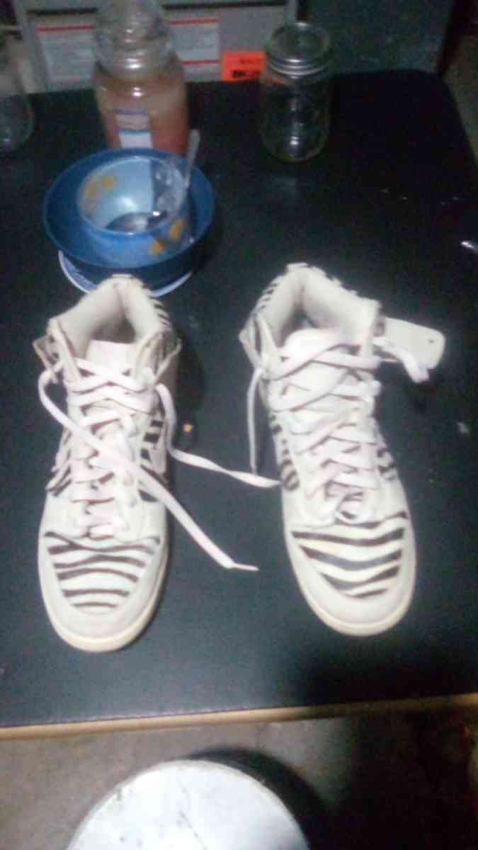 size 11 Nike zebra print shoes