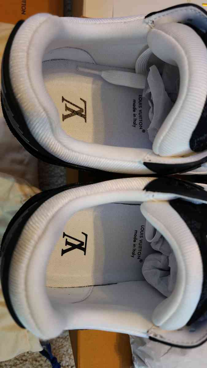 Black and white Louis Vuitton Trainers size 11 mens