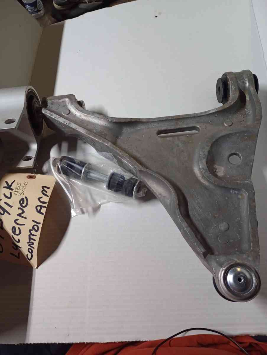 lower control arm 07 Buick lucerne
