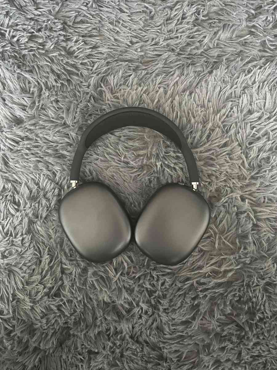 midnight AirPods Max