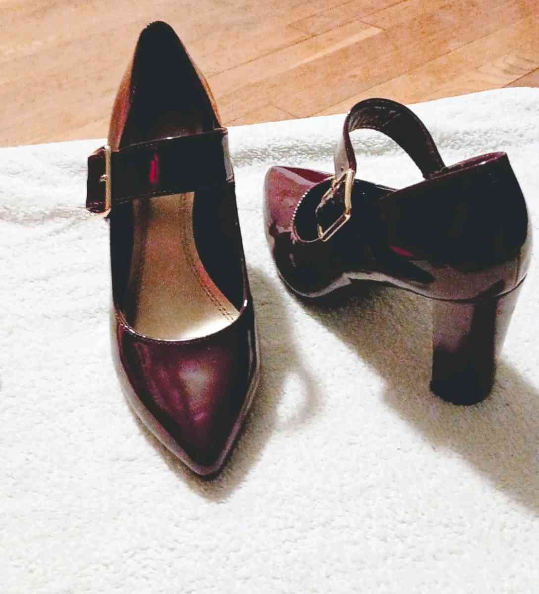burgundy chunky heel