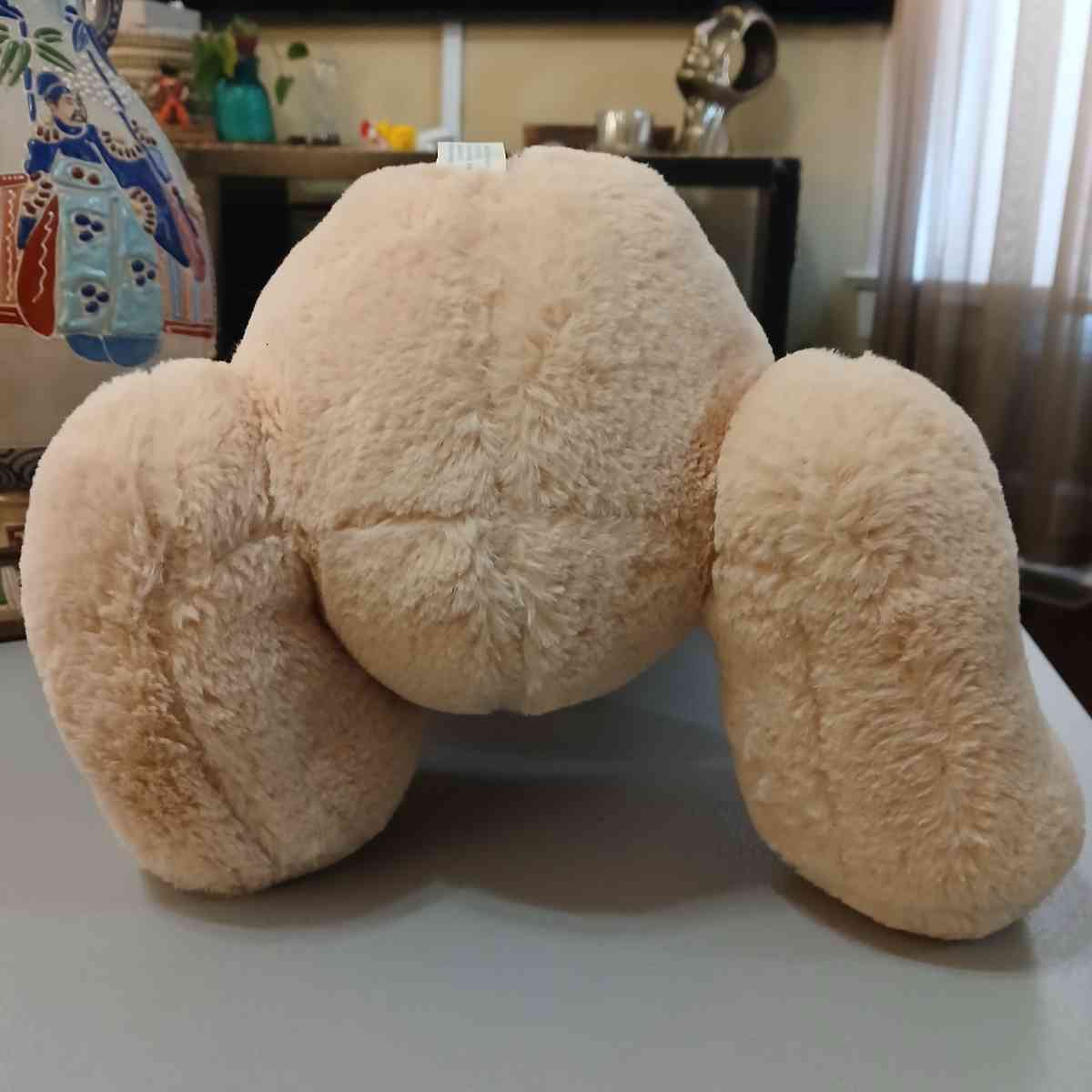 Sitting Teddy Bear with Love Sign 18x12