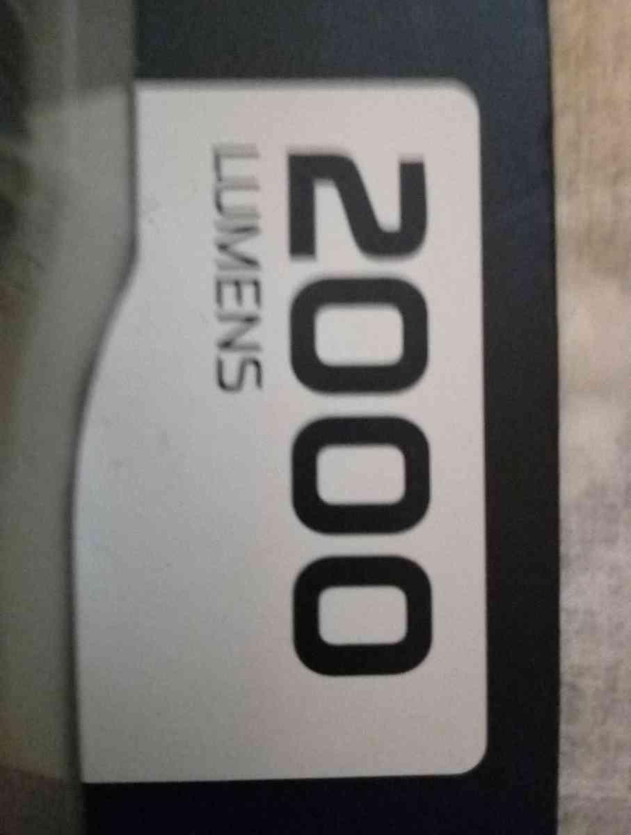 Nebo Davinci 2000 rechargeable flashlight