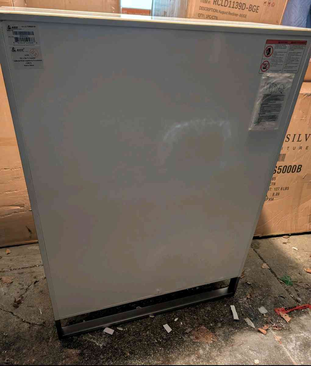 7 Drawer Michael Amini Chest