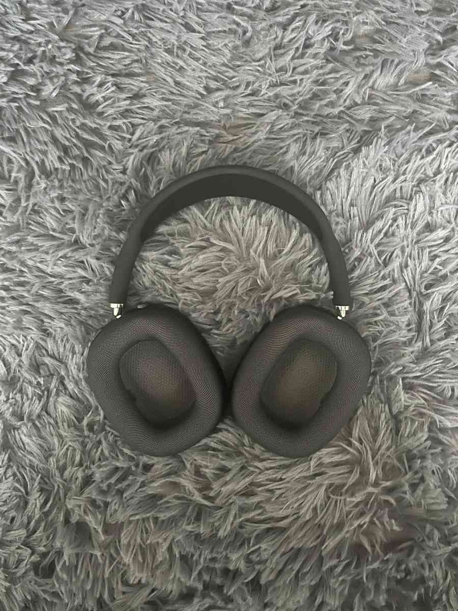 midnight AirPods Max