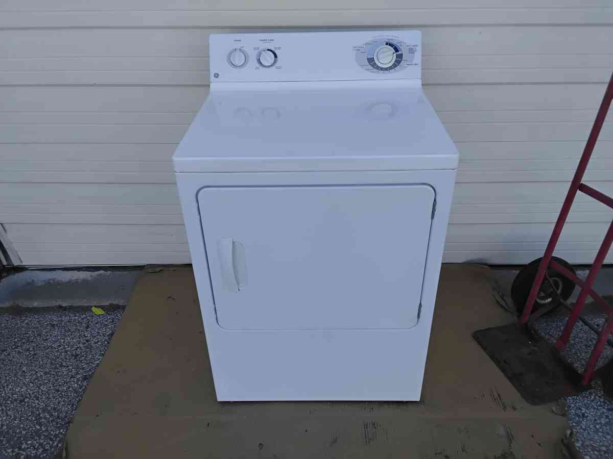 Nice White GE Extra Large Capacity Gas Dryer Like New