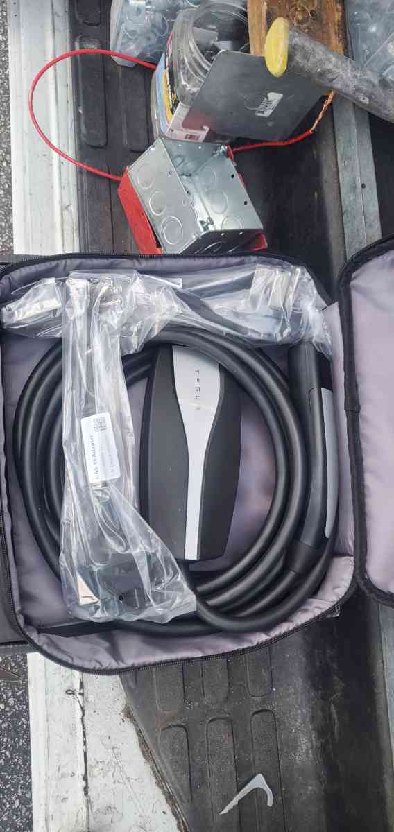 Tesla mobile charger brand new comes with Nema1450 plug