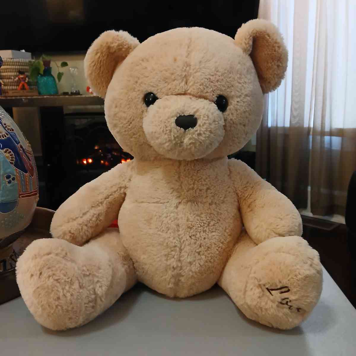 Sitting Teddy Bear with Love Sign 18x12
