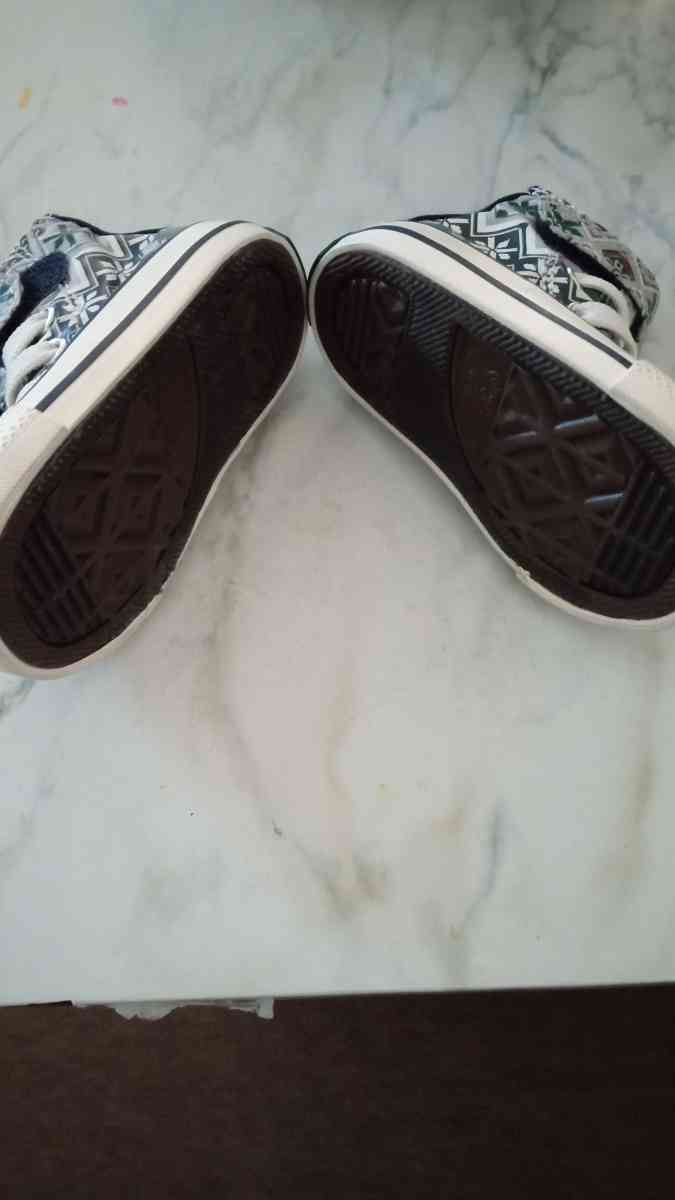 the mini shoes for you baby converse new