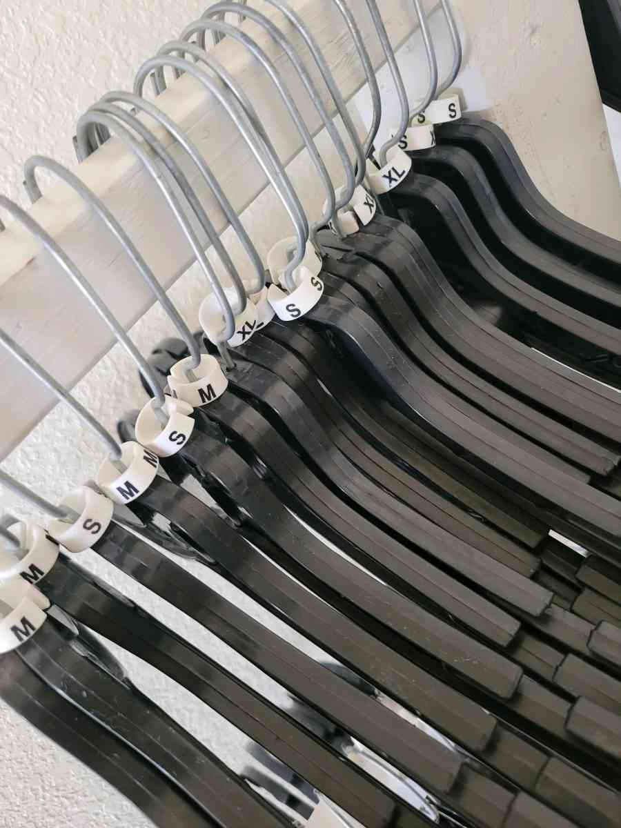 black retail hangers