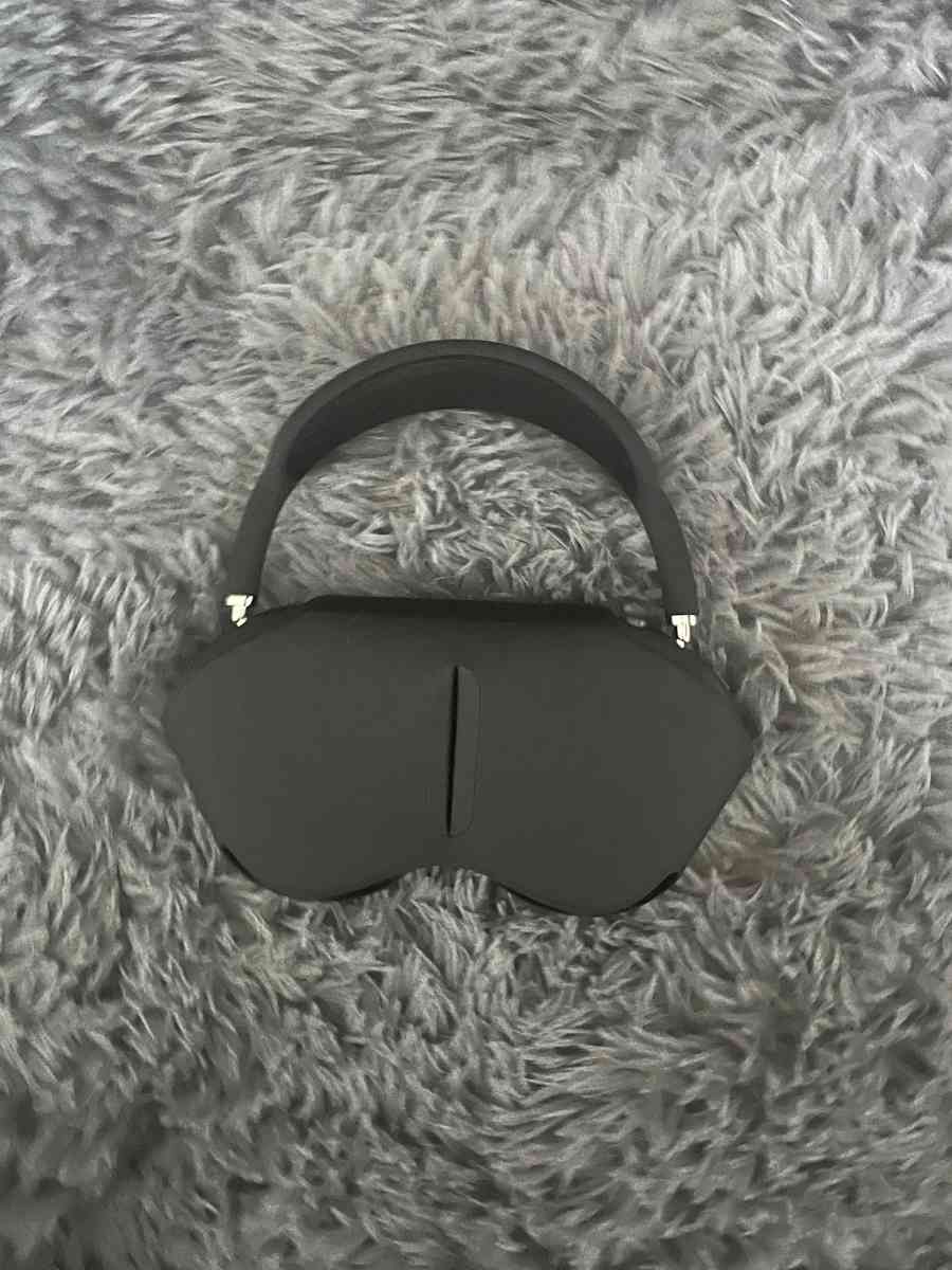 midnight AirPods Max