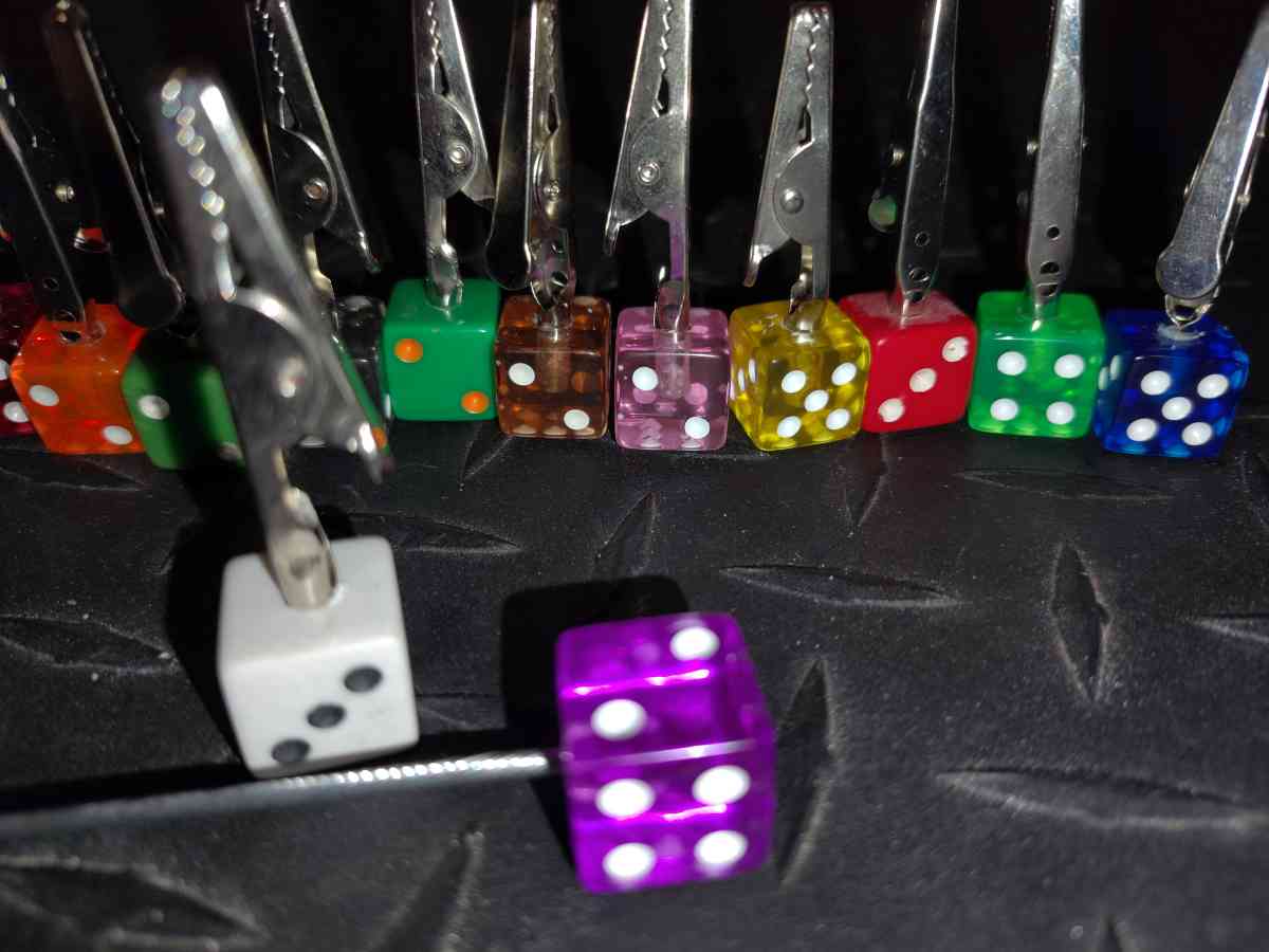 Dice Clips x1 10 or X2 15 bucks