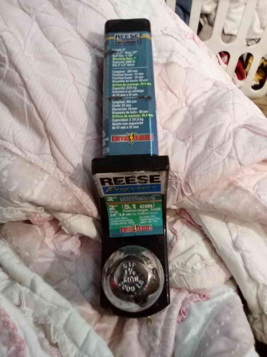 Reese trailer hitch 2in ball with it