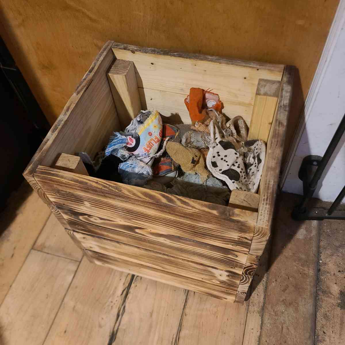Dog Toy bin