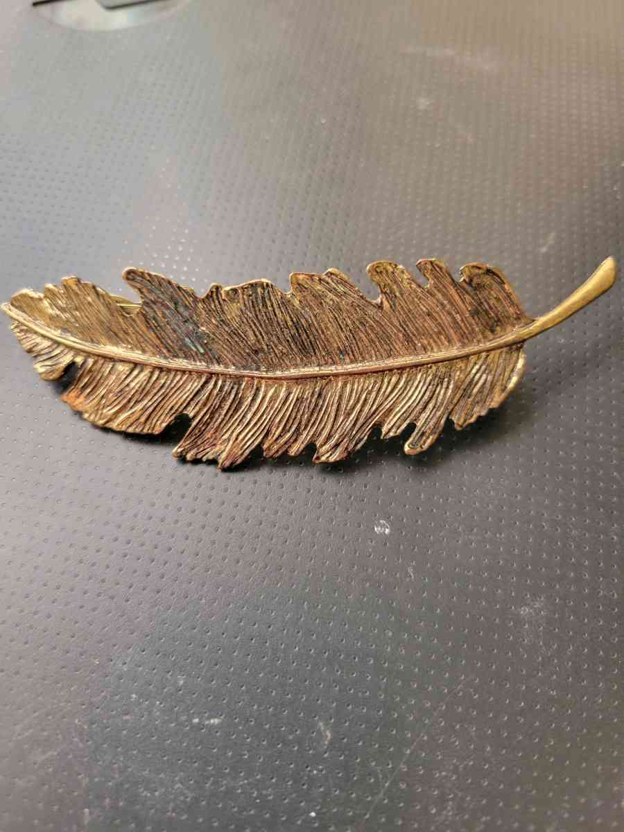 gold metal feather hair clip