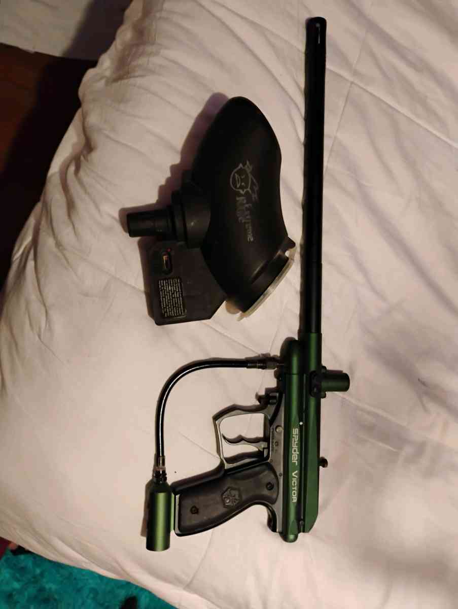 Spyder Victor Paintball Gun with electric hopper