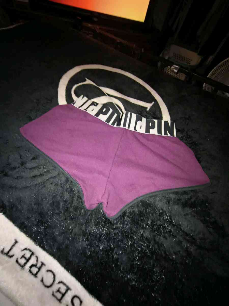 PINK shortss
