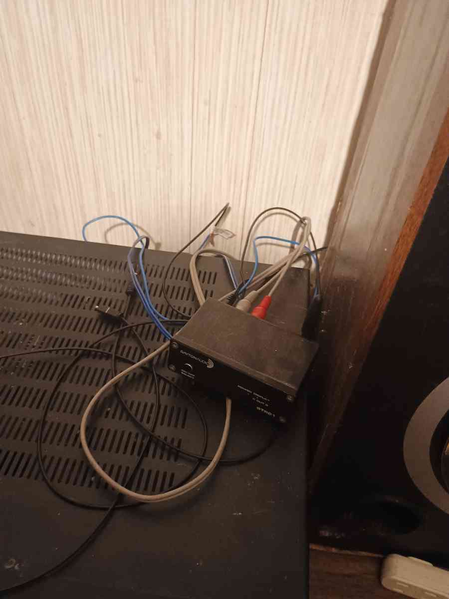 old Sherwood stereo with big speakers