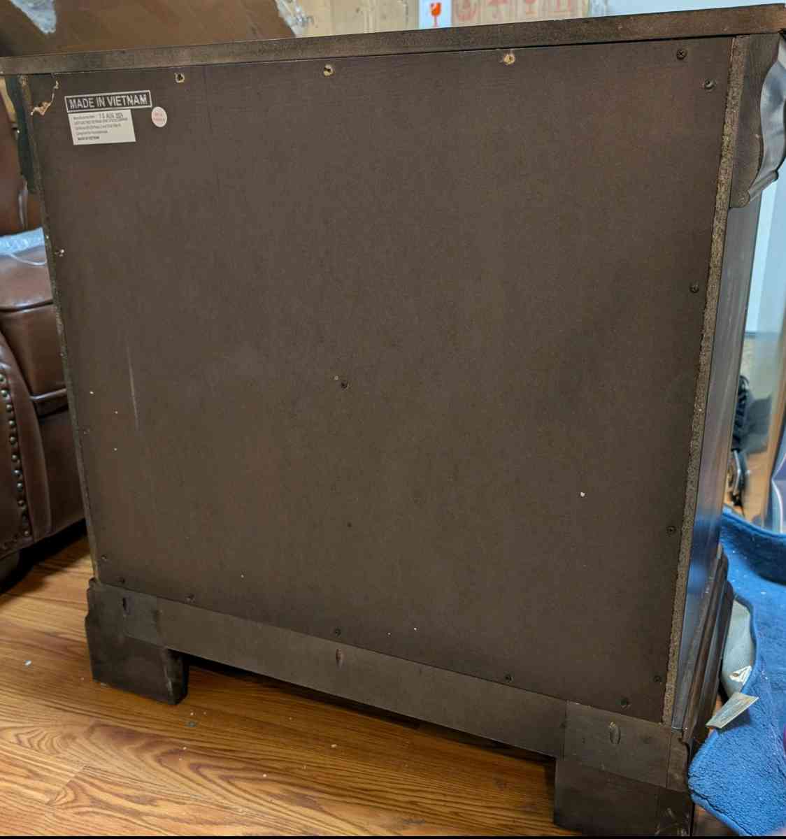 Pocket House Brand 3 Drawer Nightstand